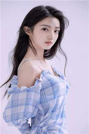 皇后马甲掉了，朕帮你捡了段奕熯
