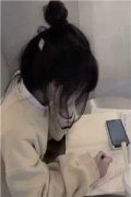 爆款热文《重生后，玄学大佬她扔了复仇