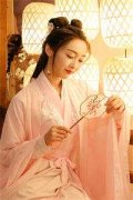 私藏读物《全家极品：农女神医发家忙》